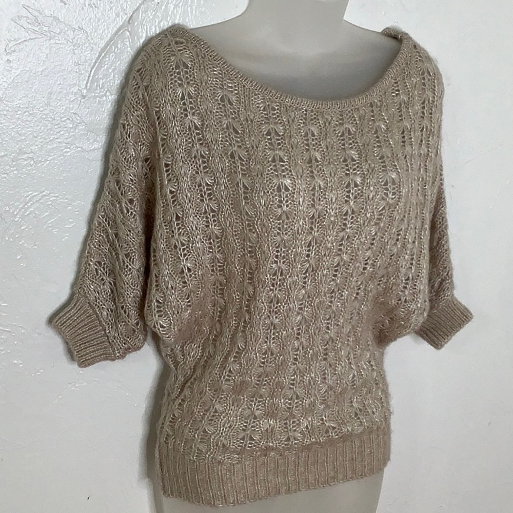 bebe Dolman sleeves lightweight boat neckline sweater top size XS EUC